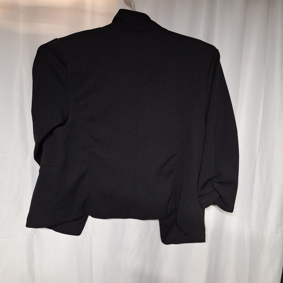 Elegant Black Women's Blazer - Picture 3 of 7